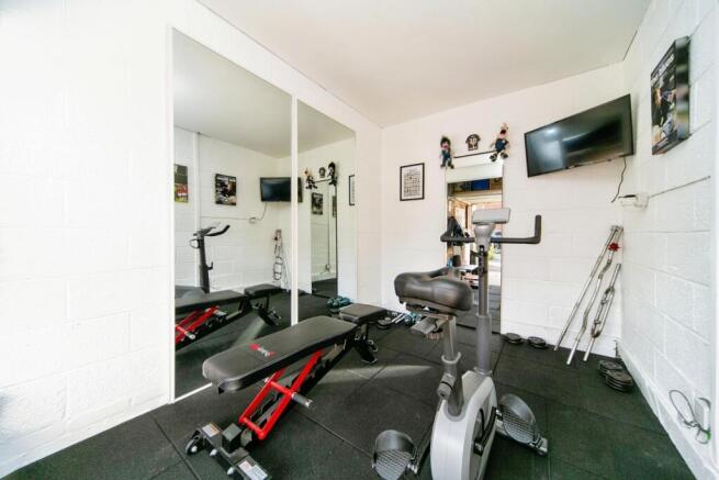 Garage/Gym