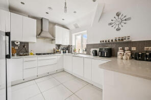26, 40 42 Elstow Grange, Brondesbury Park, Kilburn, London NW6 7DW