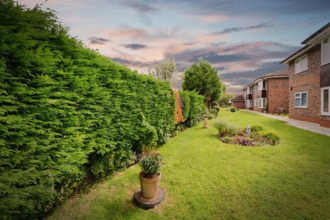 2 bed Apartment for sale Image 11