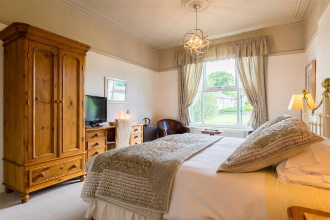 5 bed End of Terrace for sale Image 9