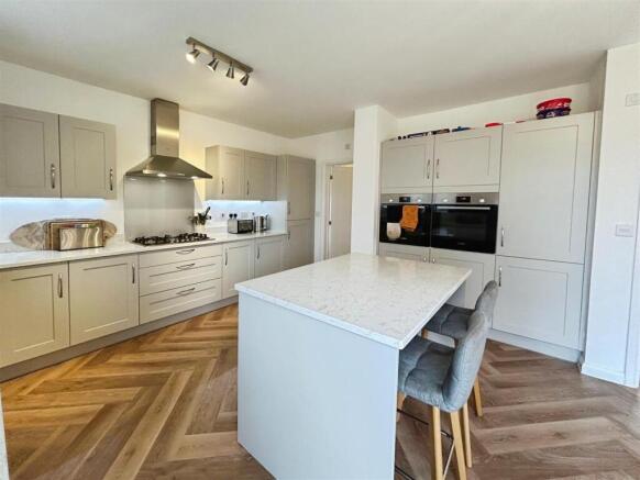 460a2a3e-3-40E2-8CA5-274890D5B227-4977-0000032EDA5