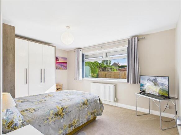 2 bed Detached Bungalow for sale Image 9