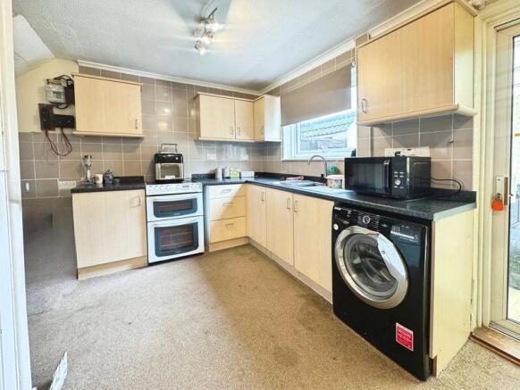 Wivenhoe Road, Alresford, CO7 photo 4