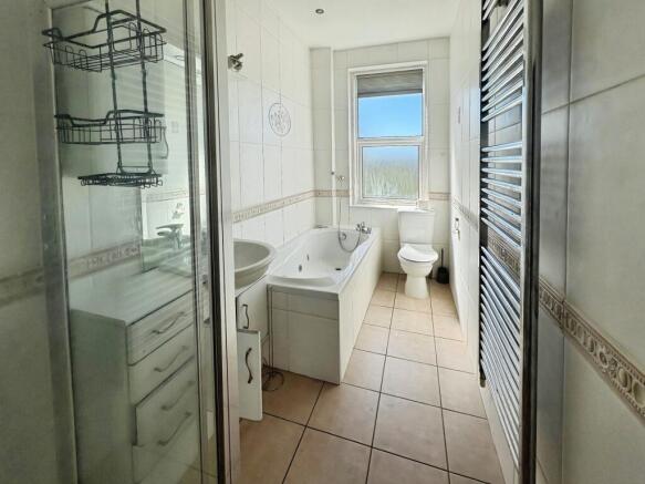 4 bed Terraced for sale Image 7