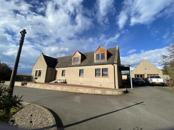 house drive and annexe.jpg