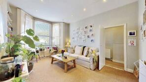 Flat 5, 45 Station Mansions, Station Road, Finchley Central, London N3 2SL