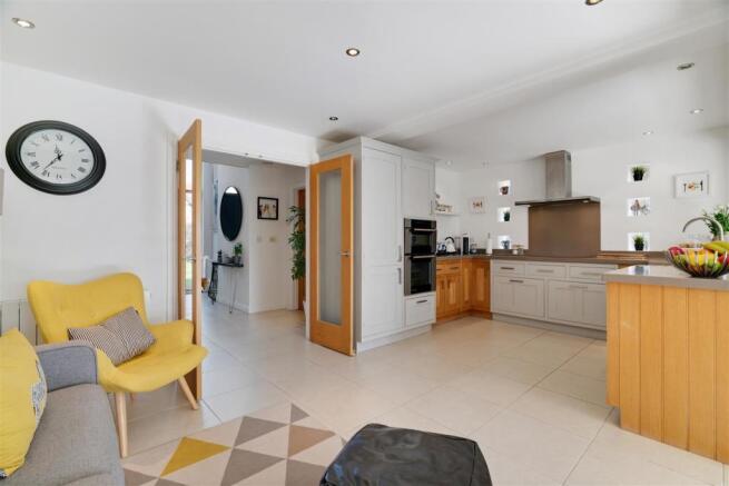 22 Wootton Hill Road Interior-8 Kitchen.jpg