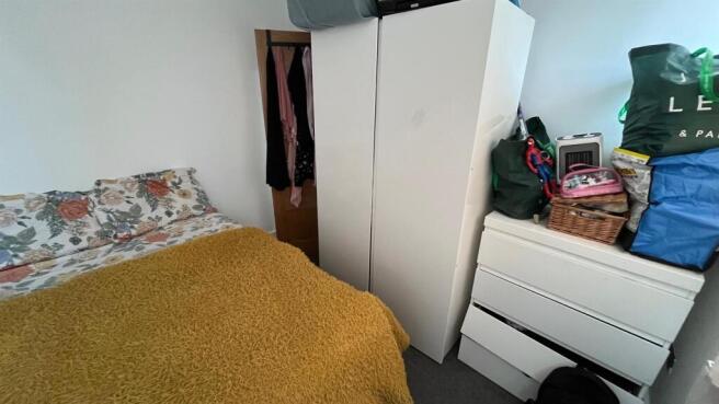2 bed Apartment to rent Image 6