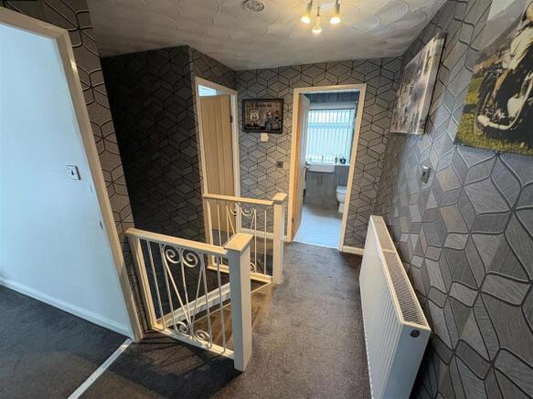 3 bed Semi-Detached for sale Image 10