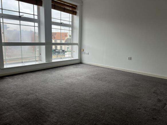 1 bed Apartment to rent Image 8