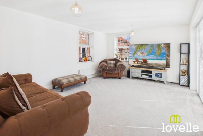 4 bed Detached for sale Image 12
