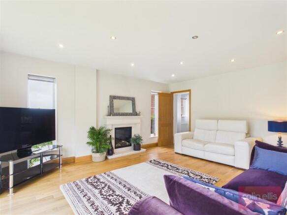 3 bed Detached for sale Image 7