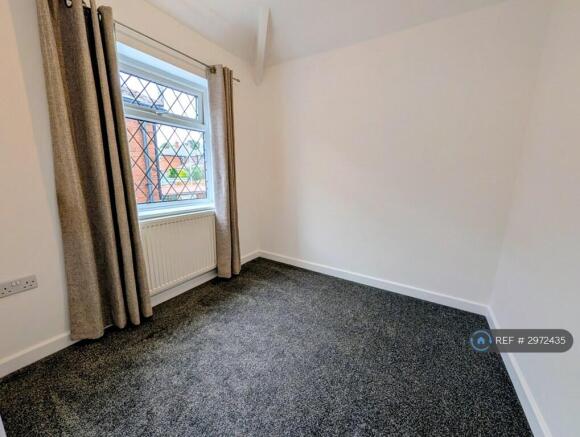 3 bed Semi-Detached to rent Image 6