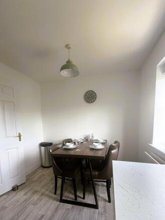 3 bed Terraced to rent Image 10