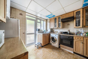 33, Robin Grove, Harrow HA3 9TP