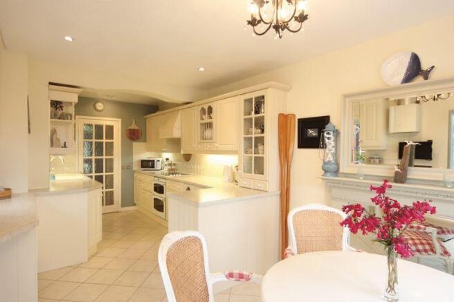Kitchen / Dini...