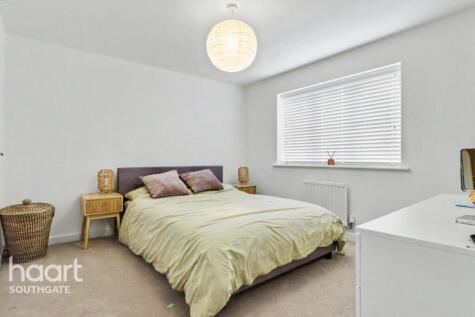 Silver Birch Close, Waltham Cross