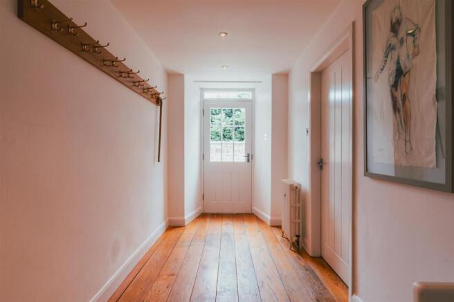 5 bed Detached for sale Image 11