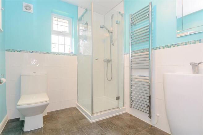 En Suite  Shower