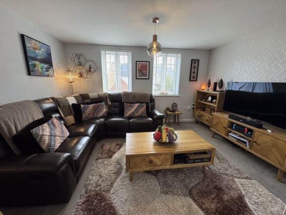 lounge/bedroom