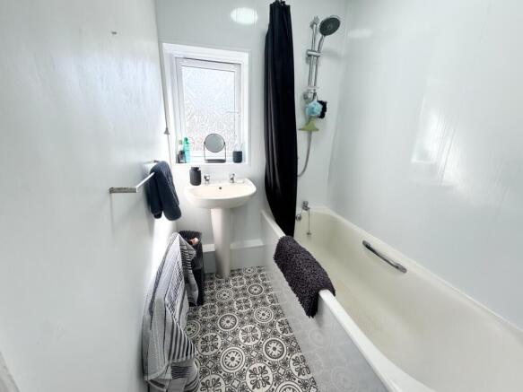 2 bed Apartment for sale Image 10