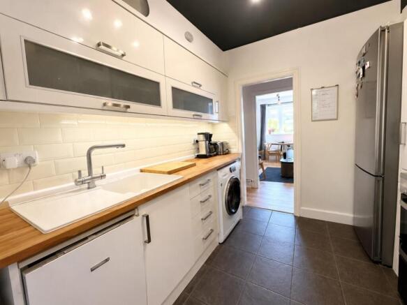 Kitchen 1 (2).jpg