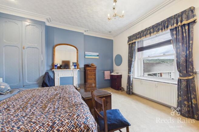 4 bed Detached for sale Image 7