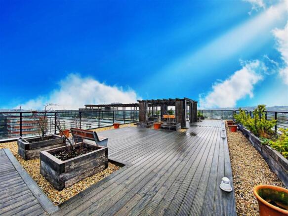 Roof Terrace 2nd pic.jpg