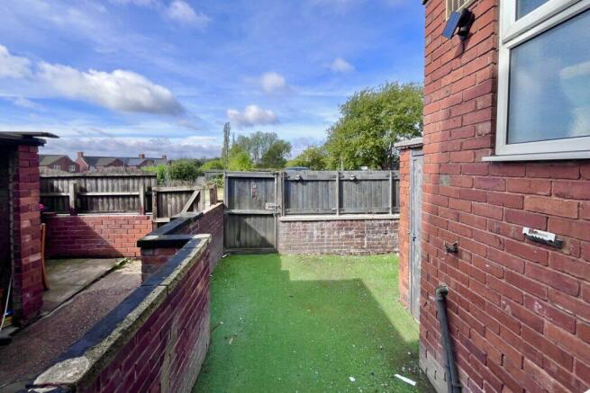 3 bed Terraced for sale Image 9