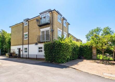 Portsmouth Road, Long Ditton, Surbiton, Surrey, KT6