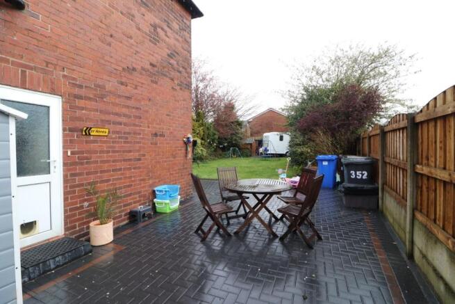 Side patio