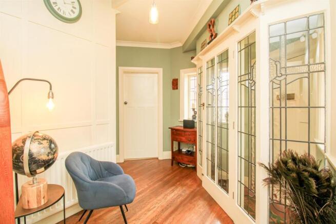 4 bed Detached for sale Image 6