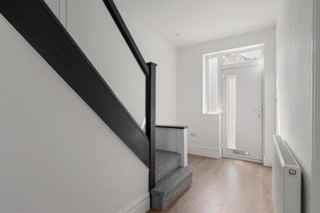 4 bed Semi-Detached for sale Image 9
