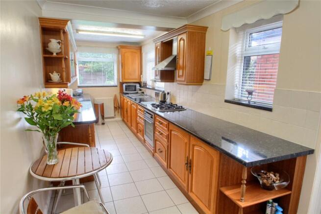 3 bed Semi-Detached for sale Image 6