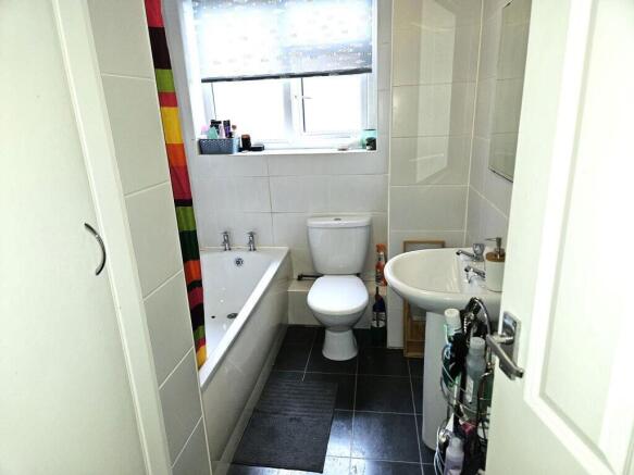 2 bed Apartment for sale Image 7