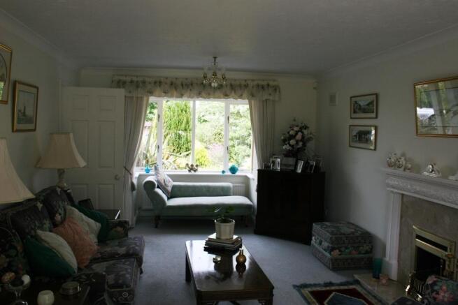 Lounge Front Aspect