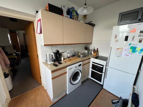 Apt 1 Kitchen.jpg