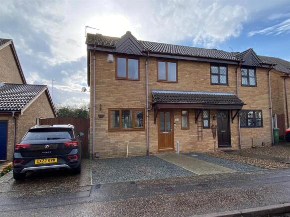 3-bed semi-detached on Cormorant Way, Bradwell, £265,000