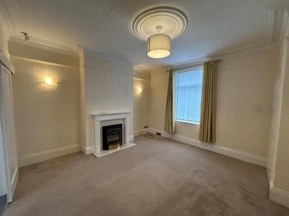 2 bed Terraced to rent Image 9