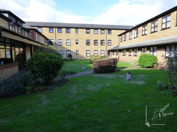 COMMUNAL GROUND/GARDENS