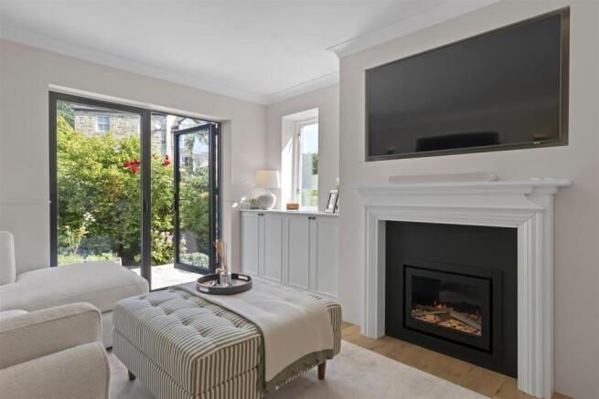 3 bed House for sale Image 6