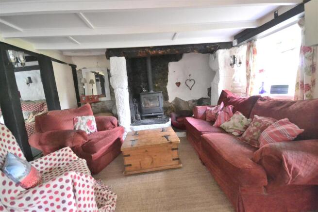 Living Room Area.JPG