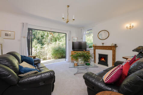 Westcoombe Avenue, London, SW20