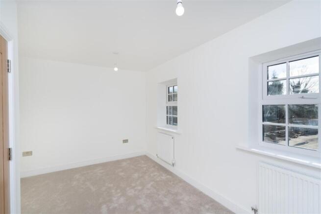 3 bed Semi-Detached for sale Image 9
