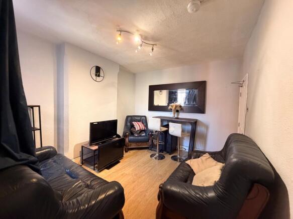 Birrell Road Lounge