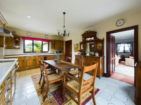 Kitchen/Dining 2