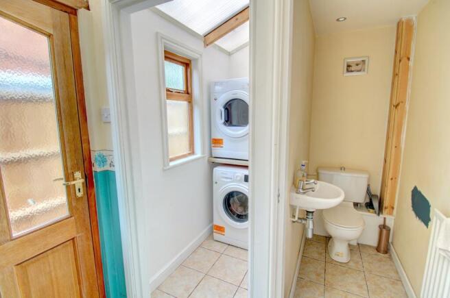 Guest WC & Laundry