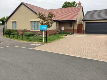 Mission Hut Mews, Moor Court Lane, Holme Marsh, Kington, Herefordshire, HR5 3QY