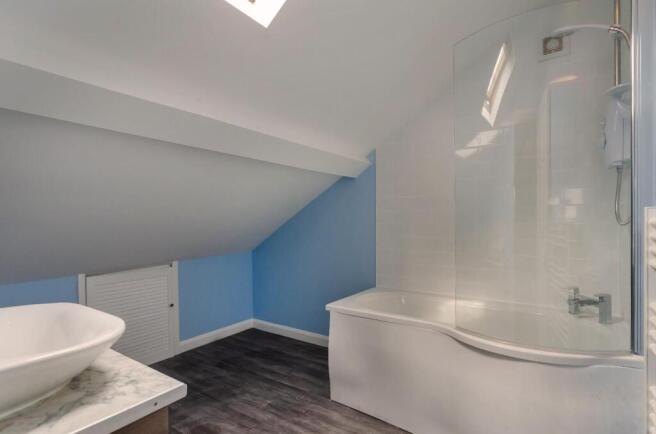 3 bed Flat to rent Image 9