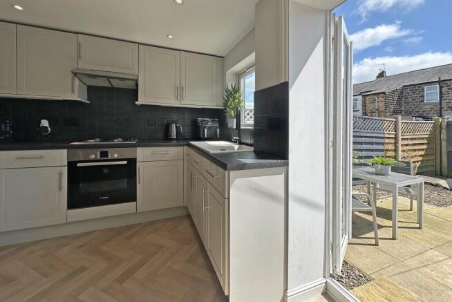 2 bed Terraced for sale Image 8